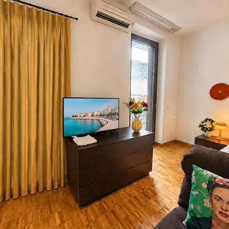 Frida Apartament Bari